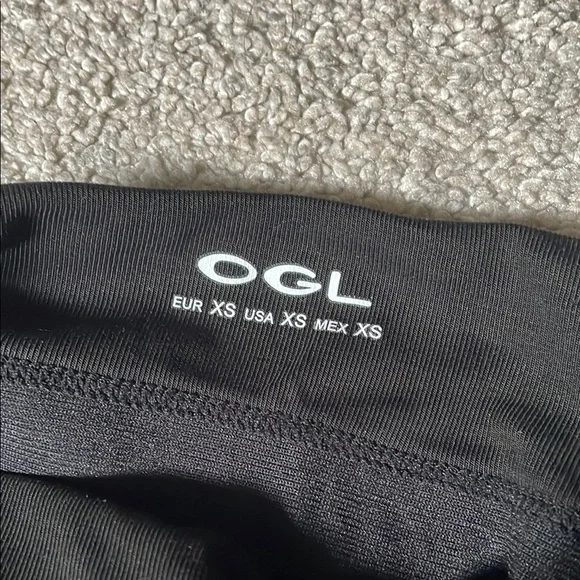 NWT | OGL Brami Black Fitted Sleeveless Crop Camisole w/Built in Bra - Picture 2 of 14